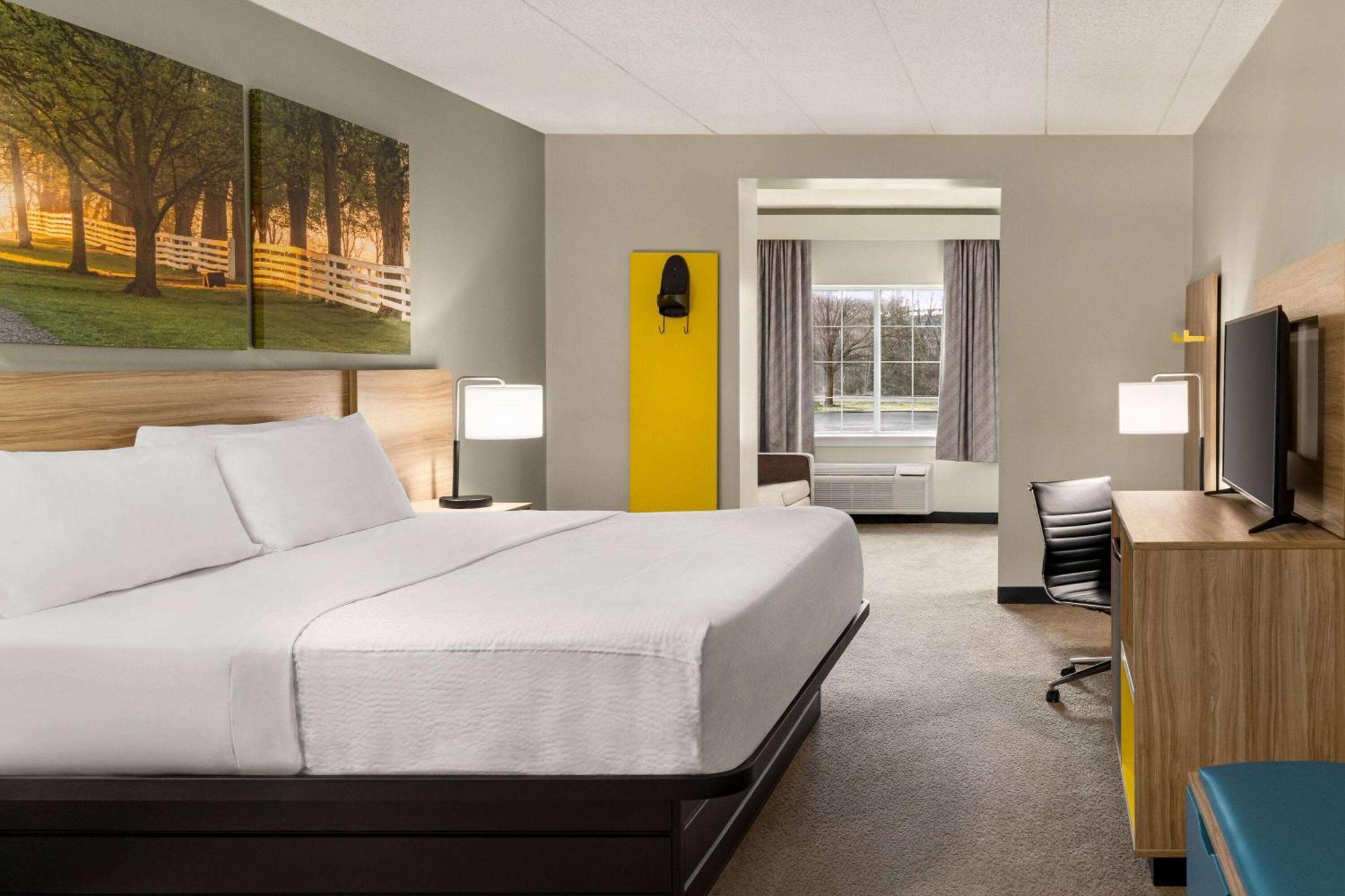 Days Inn & Suites By Wyndham Lancaster Amish Country Mountville Экстерьер фото