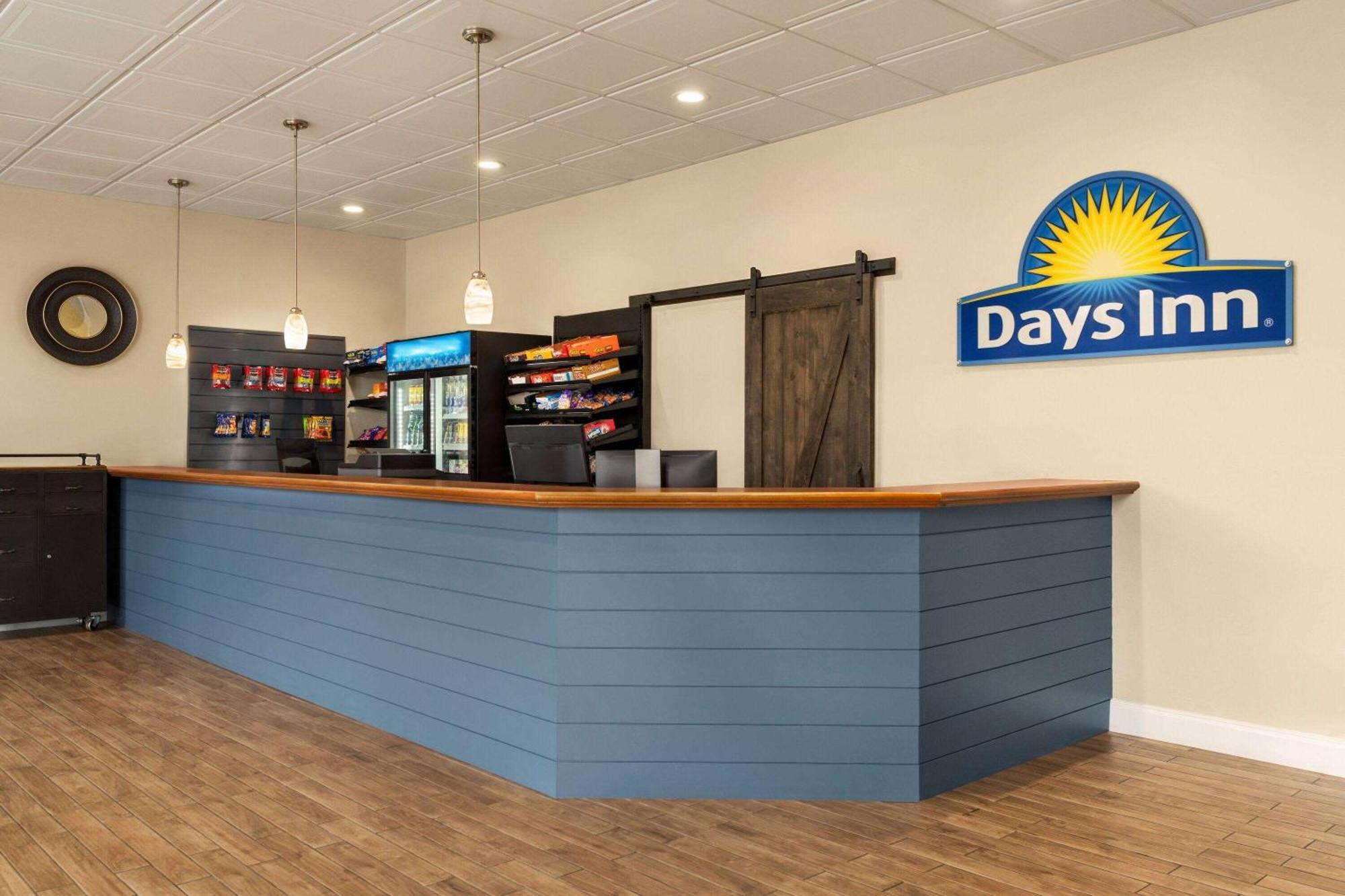 Days Inn & Suites By Wyndham Lancaster Amish Country Mountville Экстерьер фото